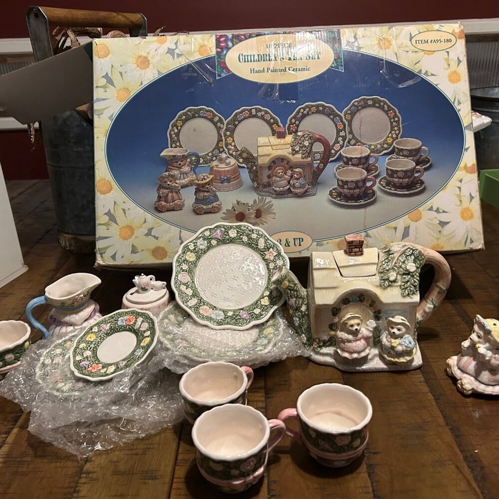 Vintage Alton Country Cottage Bear miniature tea set 18 pcs excellent condition